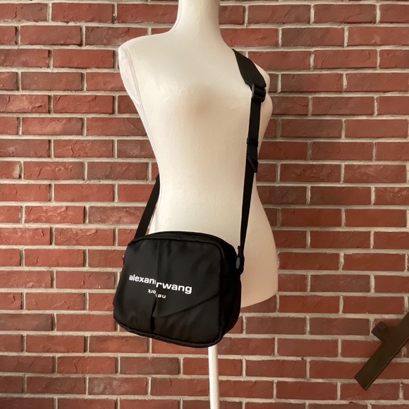 Alexander Wang Wangsport Front Logo Crossbody Black Nylon Bag NWOT - Picture 14 of 16